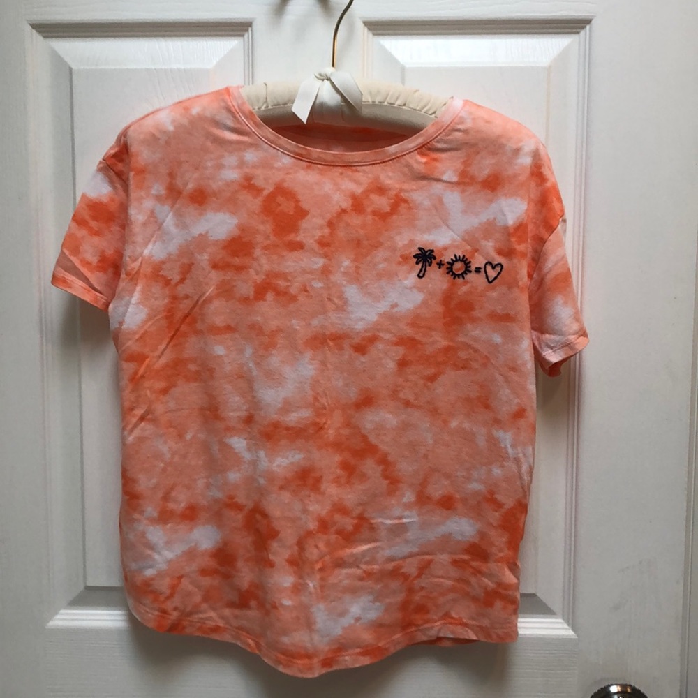 EUC - Old Navy “THE EASY TEE” orange tie die short sleeve t-shirt with detail